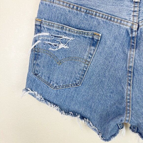 Levis High Waisted Mom Shorts Ripped DIY Cut Off Daisy Dukes 33 - Picture 6 of 7